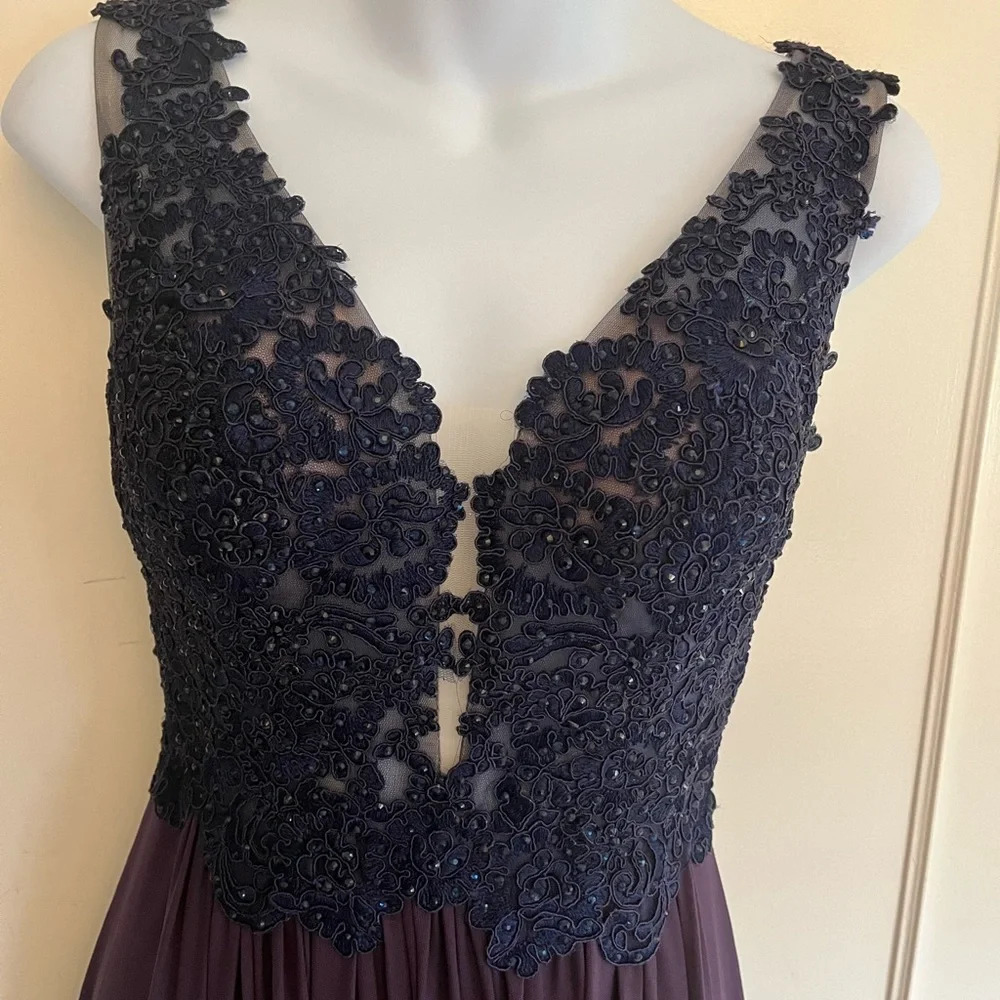 SHERRI HILL Formal evening gown/prom gown, purple size 2 - Picture 6 of 17